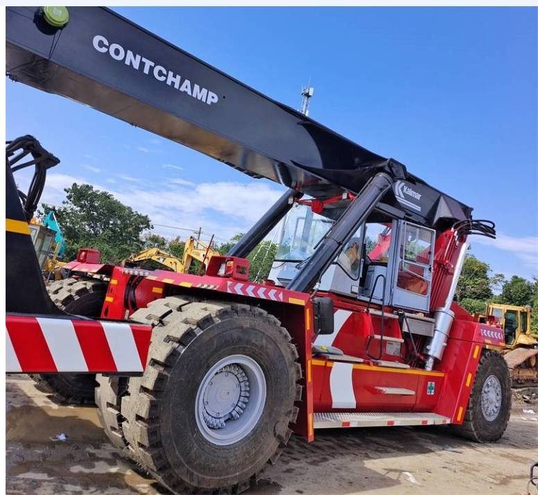 Kalmar DRF 450 - آلة حمل الحاويات في الأماكن الصغيرة: صورة 1 Kalmar DRF 450 - آلة حمل الحاويات في الأماكن الصغيرة: صورة 1