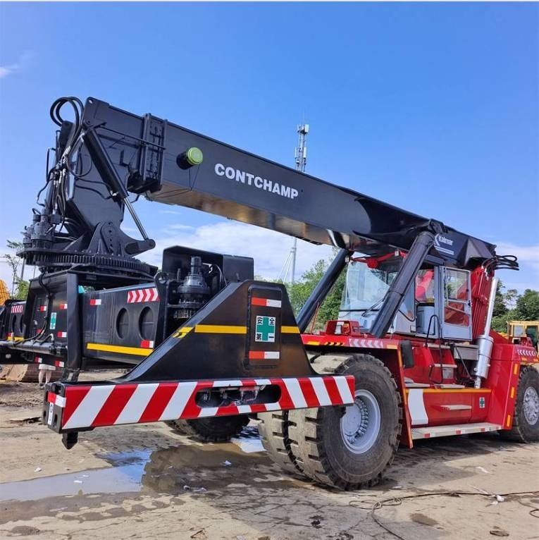 Kalmar DRF 450 - آلة حمل الحاويات في الأماكن الصغيرة: صورة 2 Kalmar DRF 450 - آلة حمل الحاويات في الأماكن الصغيرة: صورة 2