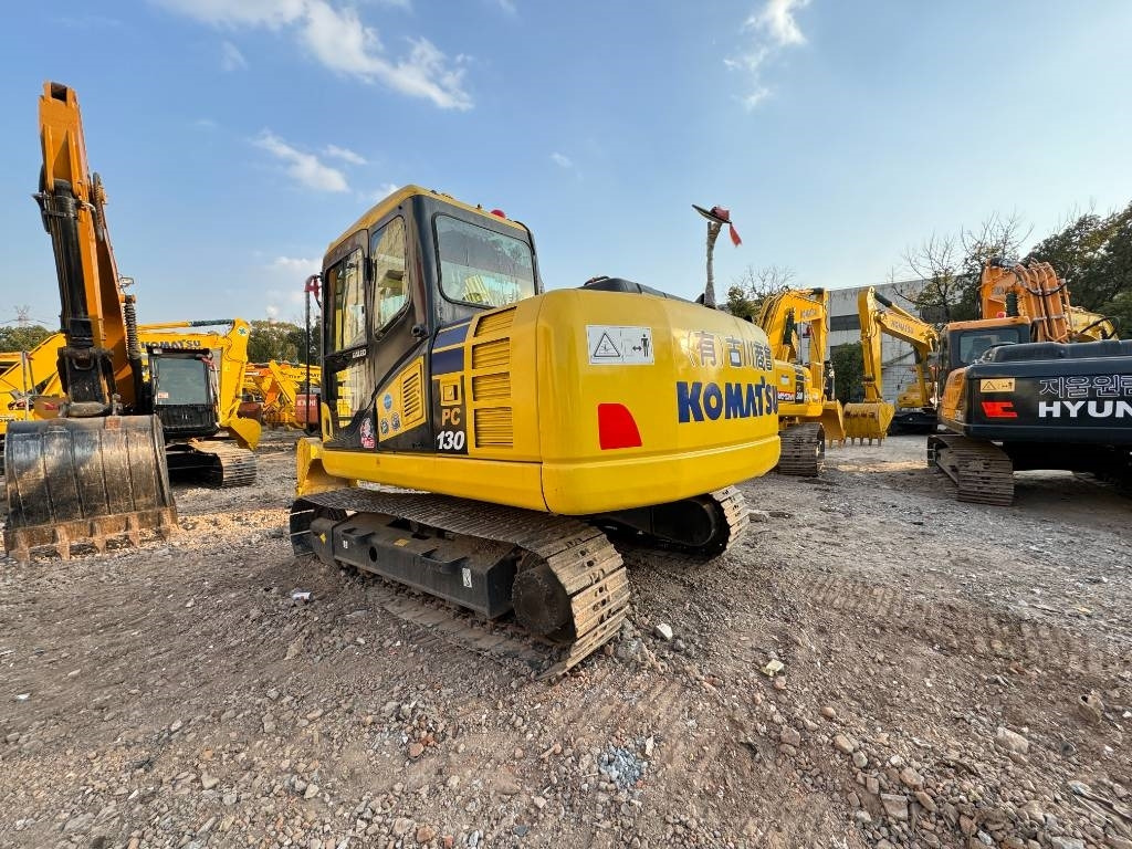 Komatsu PC 130 - حفار زاحف: صورة 2 Komatsu PC 130 - حفار زاحف: صورة 2