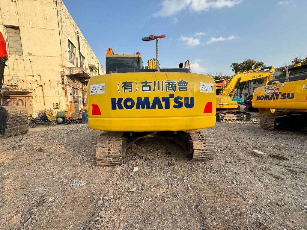 Komatsu PC 130 - حفار زاحف: صورة 3 Komatsu PC 130 - حفار زاحف: صورة 3
