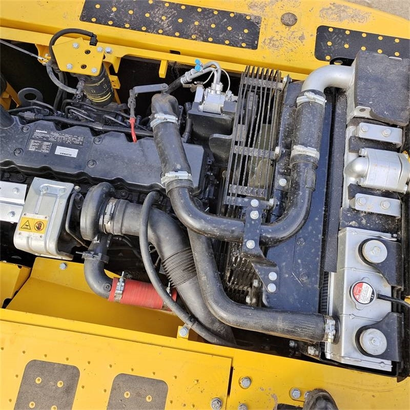 Komatsu PC 200 - حفار زاحف: صورة 5 Komatsu PC 200 - حفار زاحف: صورة 5