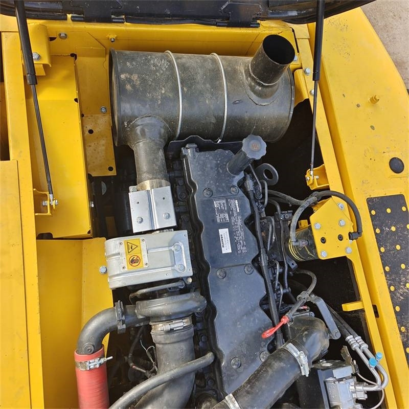 Komatsu PC 200 - حفار زاحف: صورة 3 Komatsu PC 200 - حفار زاحف: صورة 3