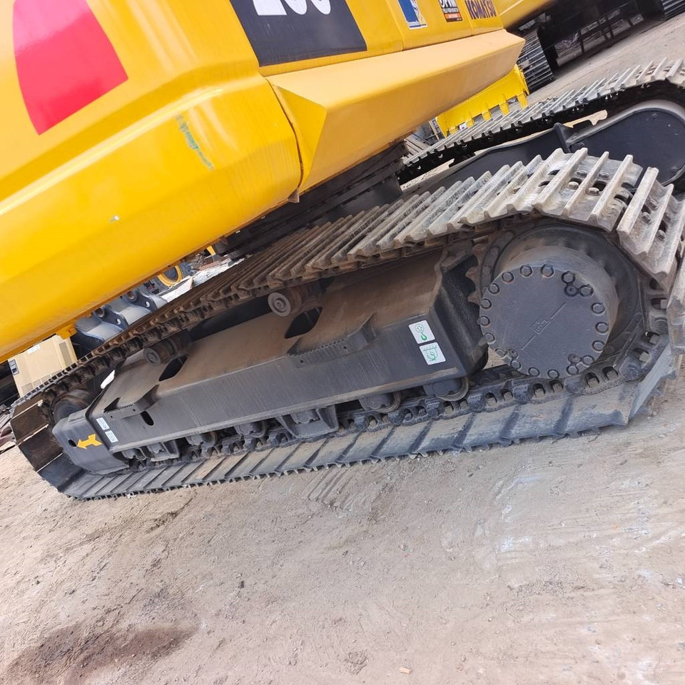 Komatsu PC 200 - حفار زاحف: صورة 5 Komatsu PC 200 - حفار زاحف: صورة 5
