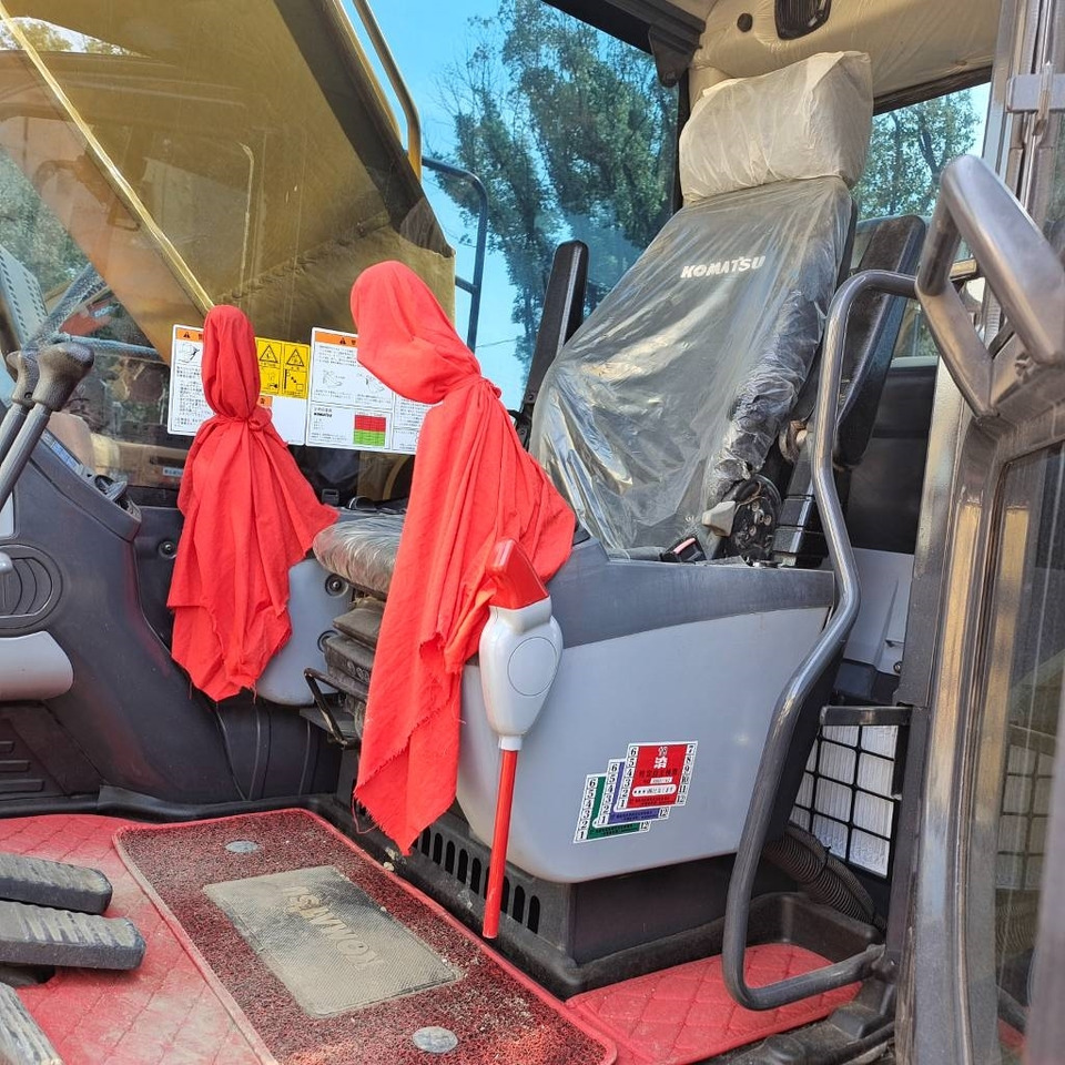 Komatsu PC 240 - حفار زاحف: صورة 4 Komatsu PC 240 - حفار زاحف: صورة 4