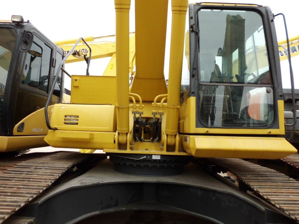 Komatsu PC 240 - حفار زاحف: صورة 4 Komatsu PC 240 - حفار زاحف: صورة 4