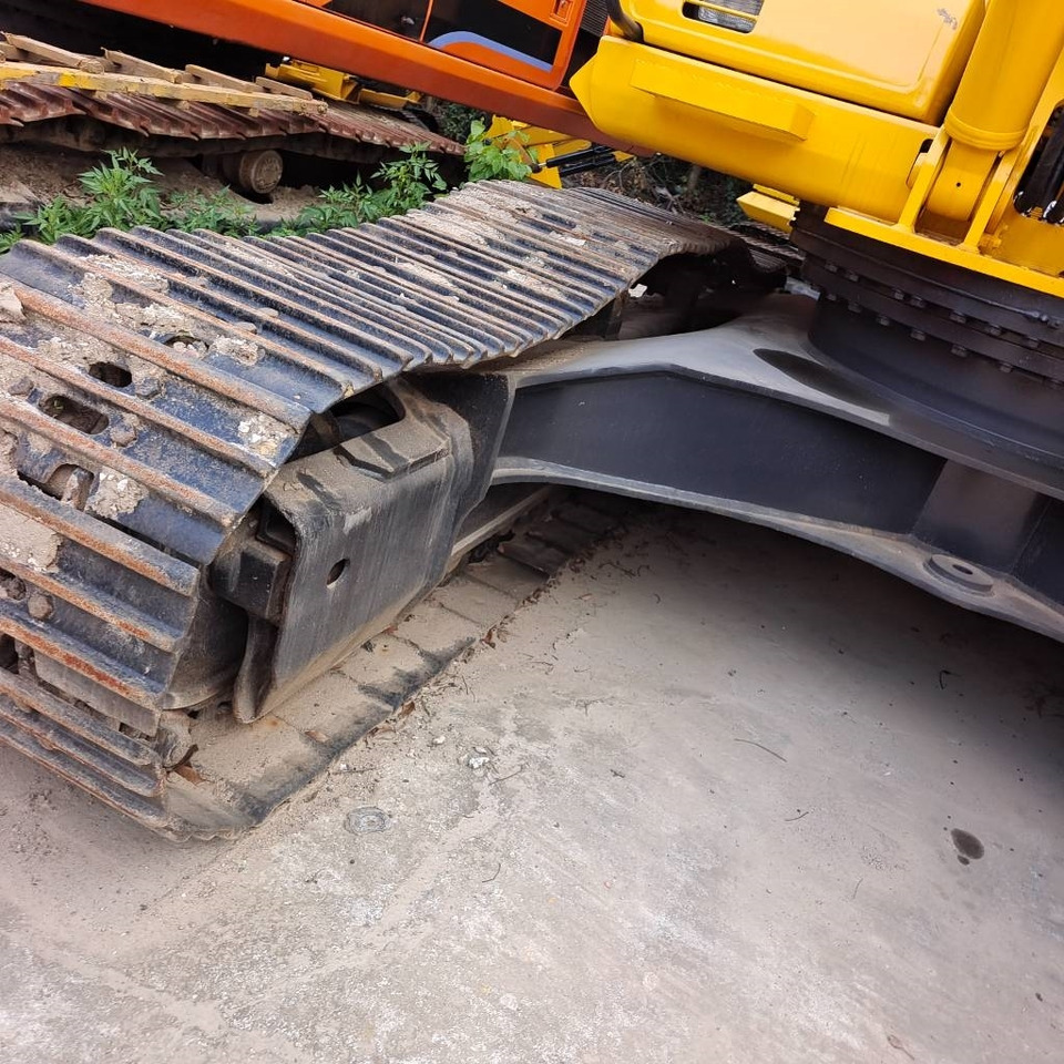 Komatsu PC 300 - حفار زاحف: صورة 5 Komatsu PC 300 - حفار زاحف: صورة 5