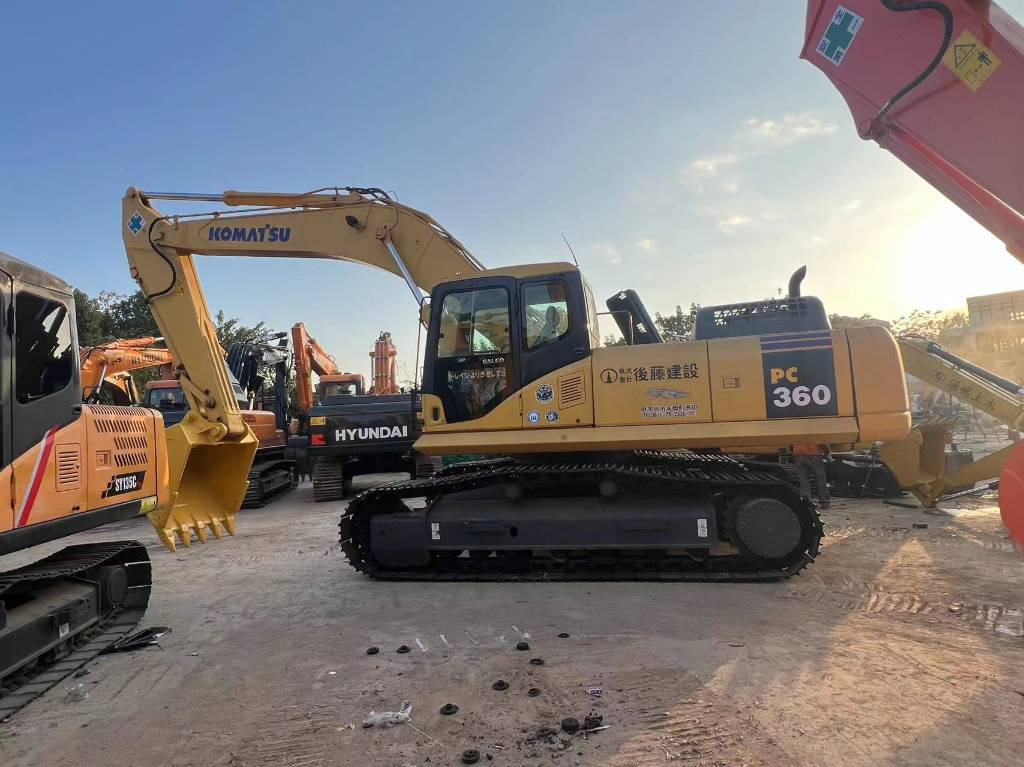 Komatsu PC 360-7 - حفار زاحف: صورة 1 Komatsu PC 360-7 - حفار زاحف: صورة 1