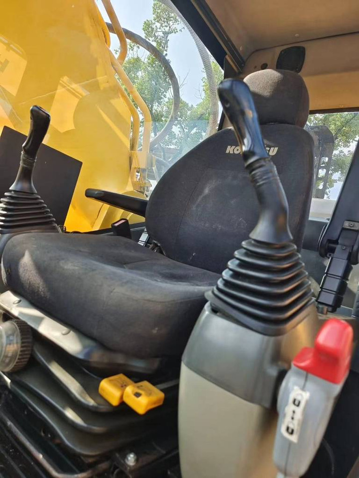 Komatsu PC 400 LC-8 - حفار زاحف: صورة 4 Komatsu PC 400 LC-8 - حفار زاحف: صورة 4