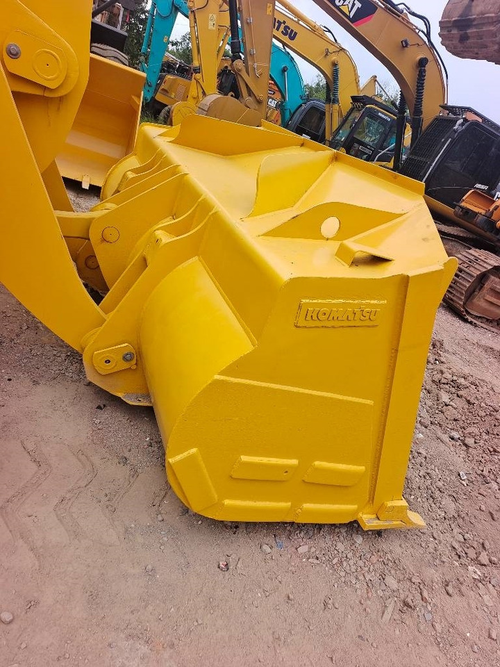 Komatsu WA 380 - حفار ذو عجلات: صورة 3 Komatsu WA 380 - حفار ذو عجلات: صورة 3
