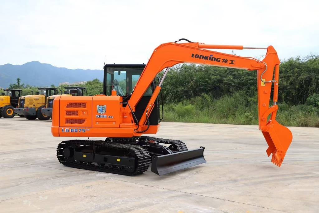 Lonking LG6075G4 100% NEW MACHINE - حفار زاحف: صورة 1 Lonking LG6075G4 100% NEW MACHINE - حفار زاحف: صورة 1