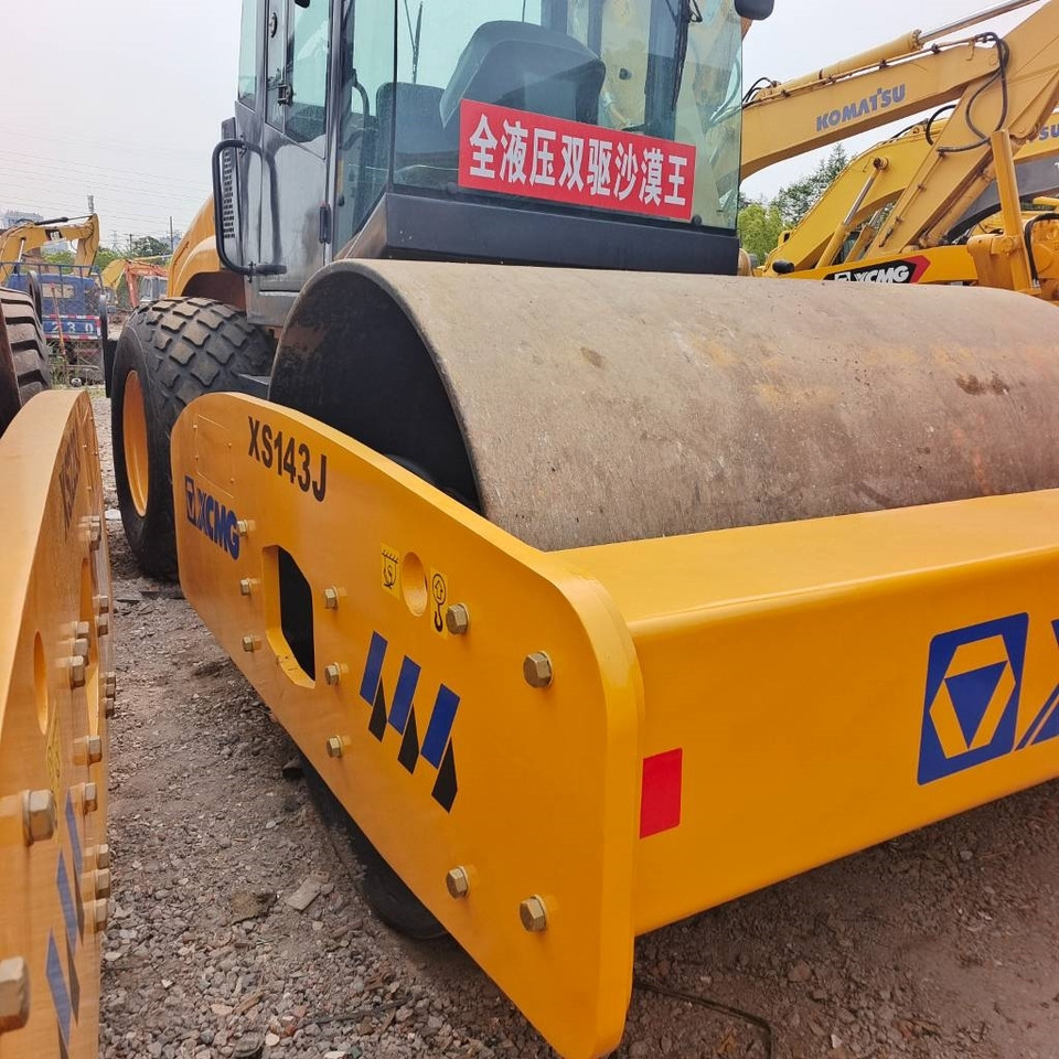 XCMG XS 143 J - ضاغطة التربة: صورة 3 XCMG XS 143 J - ضاغطة التربة: صورة 3