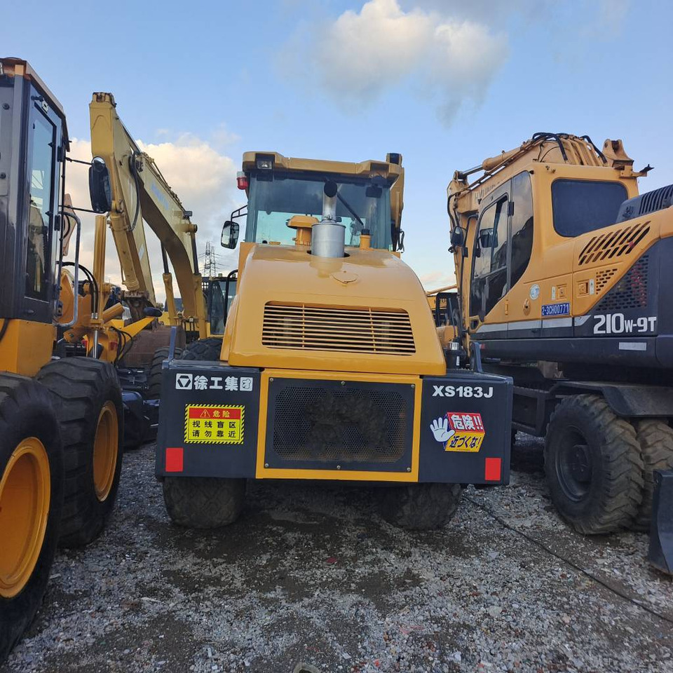 XCMG XS 183 J - ضاغطة التربة: صورة 1 XCMG XS 183 J - ضاغطة التربة: صورة 1