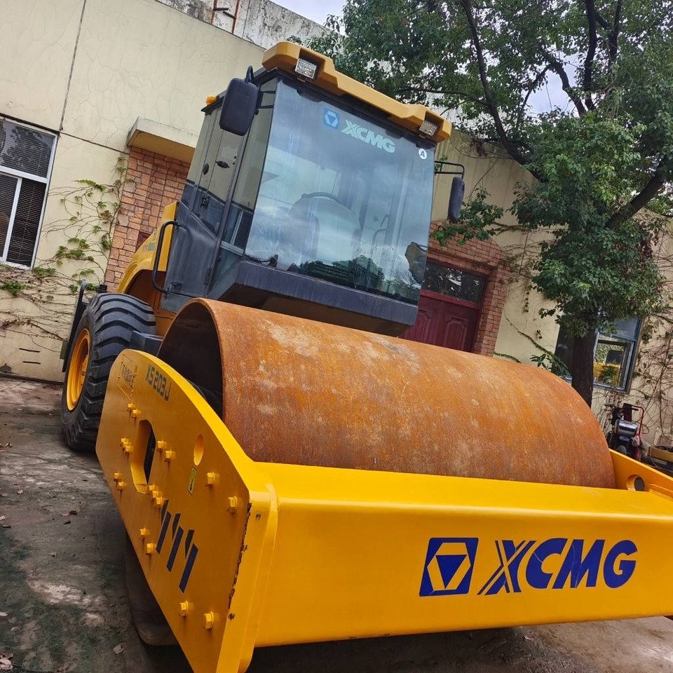 XCMG XS 203 J - ضاغطة التربة: صورة 4 XCMG XS 203 J - ضاغطة التربة: صورة 4