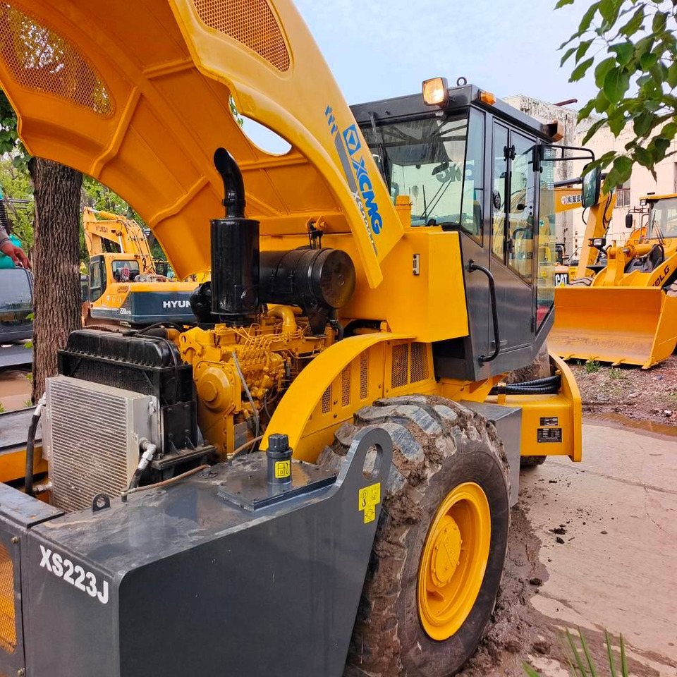 XCMG XS 223 J - ضاغطة التربة: صورة 1 XCMG XS 223 J - ضاغطة التربة: صورة 1
