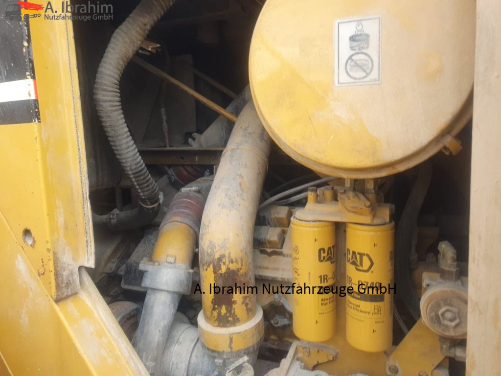 CAT 990 Zustand gut, Video vorhanden ohne Ketten!! - اللودر بعجل: صورة 3 CAT 990 Zustand gut, Video vorhanden ohne Ketten!! - اللودر بعجل: صورة 3
