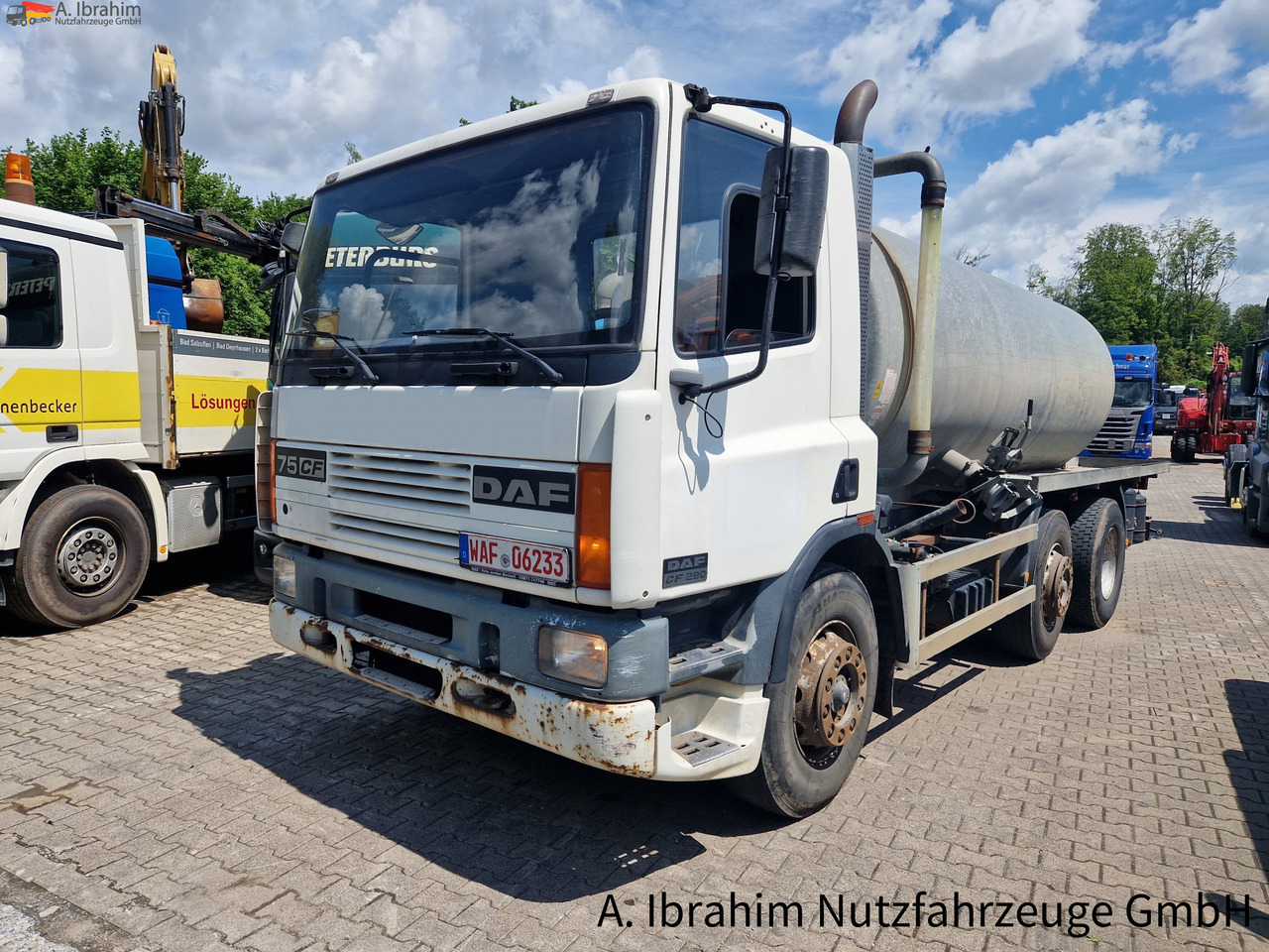 Daf CF 290 Wassertank 13500 L, Tank verzinkt Vorlauf- Lift- Lenkachse - شاحنة صهريج: صورة 1 Daf CF 290 Wassertank 13500 L, Tank verzinkt Vorlauf- Lift- Lenkachse - شاحنة صهريج: صورة 1