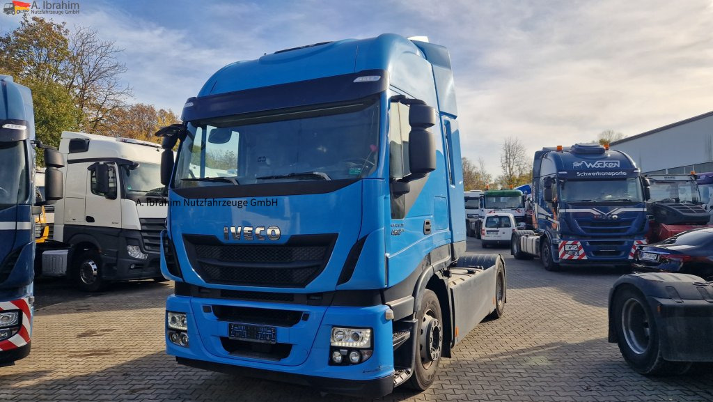 Iveco Stralis 460 Vollspoiler 3x vorhanden - مقطورة السحب: صورة 1 Iveco Stralis 460 Vollspoiler 3x vorhanden - مقطورة السحب: صورة 1