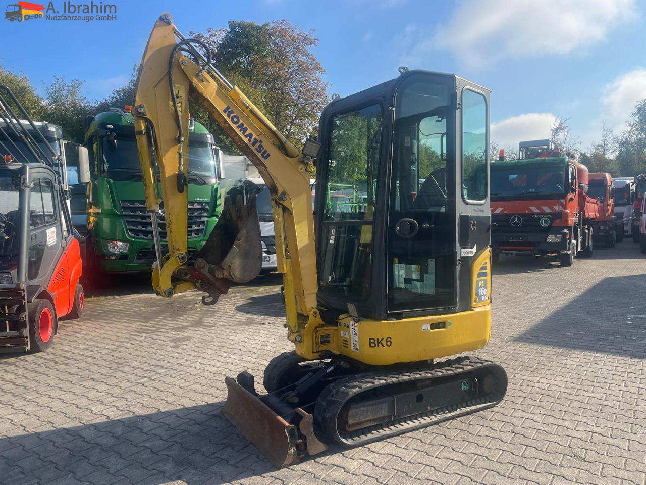 Komatsu PC 16 16R HS verstellbares Fahrwerk - حفار صغير: صورة 1 Komatsu PC 16 16R HS verstellbares Fahrwerk - حفار صغير: صورة 1