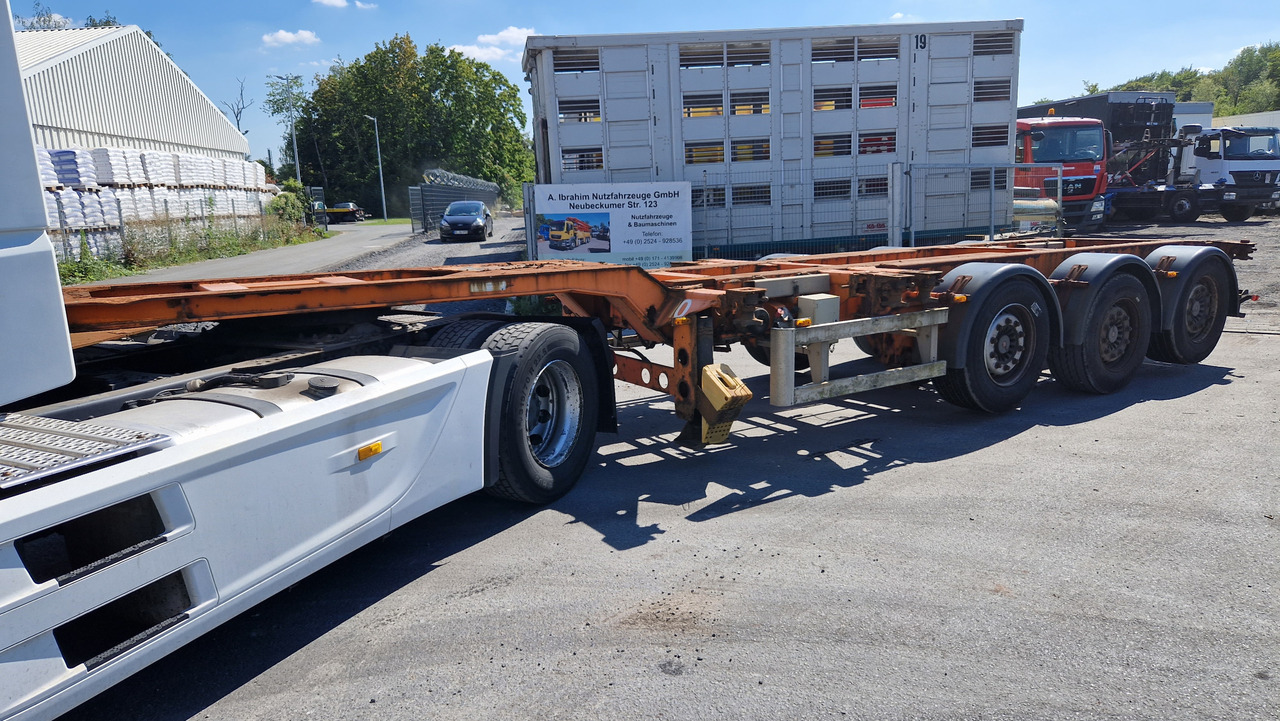 M&V Euro 902K Containerchassis 2x 20, 30, 40 ft Zustand normal - ناقل حاوية/ نصف مقطورة بحاوية: صورة 1 M&V Euro 902K Containerchassis 2x 20, 30, 40 ft Zustand normal - ناقل حاوية/ نصف مقطورة بحاوية: صورة 1