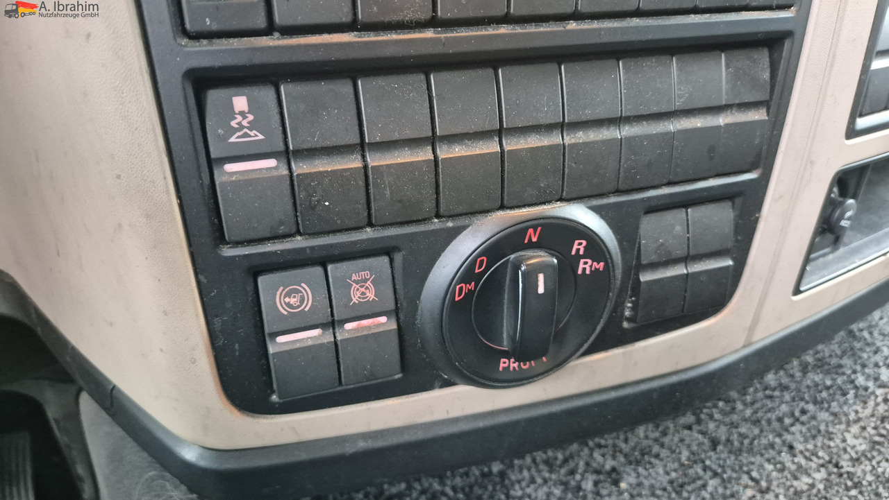 MAN 8.250 7,30 m Koffer, Navi, Topzustand - شاحنة بصندوق مغلق: صورة 5 MAN 8.250 7,30 m Koffer, Navi, Topzustand - شاحنة بصندوق مغلق: صورة 5