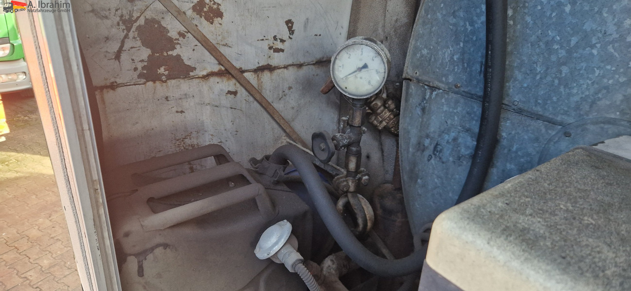 MAN TGA Asphaltspritze Schäfer 20 000 Liters - شاحنة صهريج: صورة 3 MAN TGA Asphaltspritze Schäfer 20 000 Liters - شاحنة صهريج: صورة 3