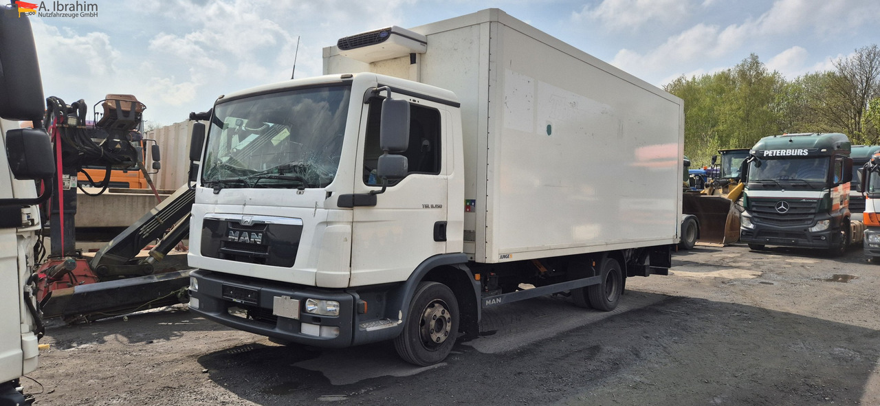 MAN TGL 8.150 4X2 BL Unfallschaden bedingt fahrbereit, Motor ok - شاحنة توصيل مغلقة: صورة 1 MAN TGL 8.150 4X2 BL Unfallschaden bedingt fahrbereit, Motor ok - شاحنة توصيل مغلقة: صورة 1