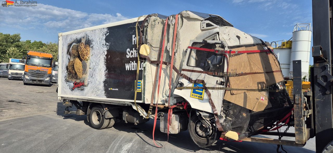 MAN TGL 8.160 4x2 Brotkoffer mit Kühlfach nicht fahrbereit ! nicht rollfähig - شاحنة توصيل مبردة: صورة 1 MAN TGL 8.160 4x2 Brotkoffer mit Kühlfach nicht fahrbereit ! nicht rollfähig - شاحنة توصيل مبردة: صورة 1