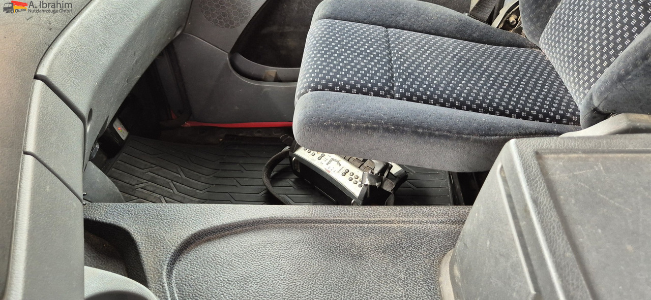 Mercedes-Benz 1841 Kran HIAB 166Bj. 2016 Funk FB ,mp3 - رأس تريلا: صورة 5 Mercedes-Benz 1841 Kran HIAB 166Bj. 2016 Funk FB ,mp3 - رأس تريلا: صورة 5