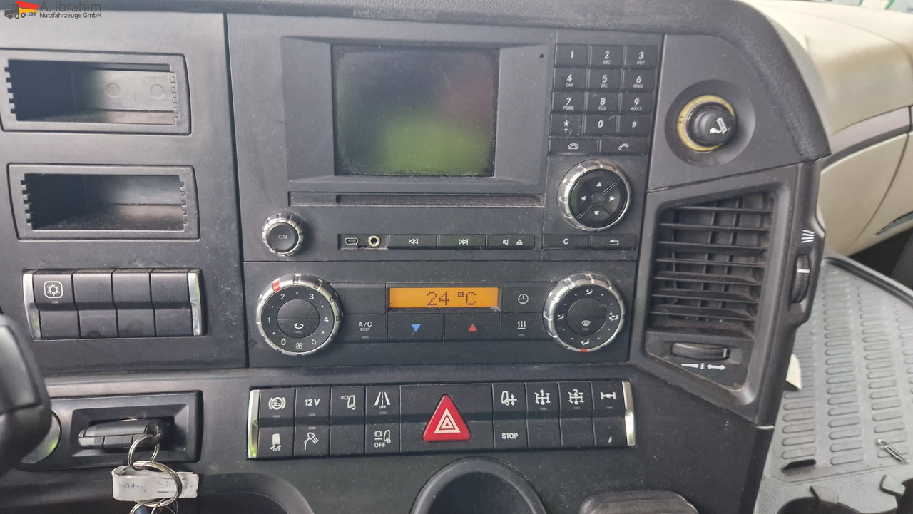 Mercedes-Benz 1843 Topzustand einsatzbereit, Motor nur 150 tkm - رأس تريلا: صورة 3 Mercedes-Benz 1843 Topzustand einsatzbereit, Motor nur 150 tkm - رأس تريلا: صورة 3