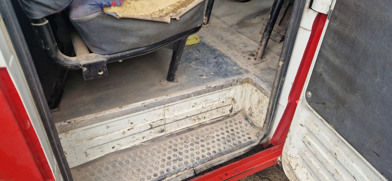 Mercedes-Benz 615D Doka Pritsche, Zustand gut - شاحنة توصيل مفتوحة, الشاحنات الصغيرة كابينة مزدوجة: صورة 3 Mercedes-Benz 615D Doka Pritsche, Zustand gut - شاحنة توصيل مفتوحة, الشاحنات الصغيرة كابينة مزدوجة: صورة 3