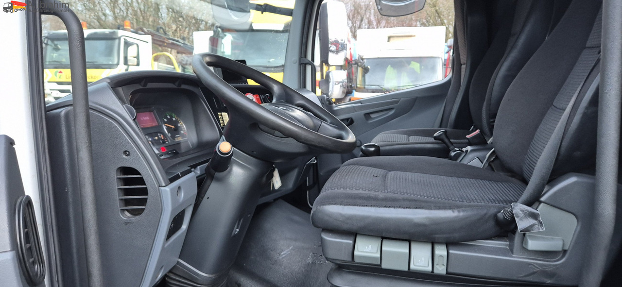 Mercedes-Benz 816L LBW, Blatt gefedert - شاحنة بصندوق مغلق: صورة 5 Mercedes-Benz 816L LBW, Blatt gefedert - شاحنة بصندوق مغلق: صورة 5