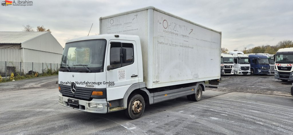 Mercedes-Benz 817 Möbelkoffer - شاحنة بصندوق مغلق: صورة 1 Mercedes-Benz 817 Möbelkoffer - شاحنة بصندوق مغلق: صورة 1