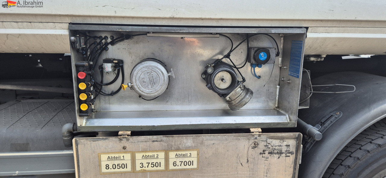 Mercedes-Benz Actros 2536 L 3 Kammern, 19500 L, mp3, Oben Unten Befüllung - شاحنة صهريج: صورة 5 Mercedes-Benz Actros 2536 L 3 Kammern, 19500 L, mp3, Oben Unten Befüllung - شاحنة صهريج: صورة 5