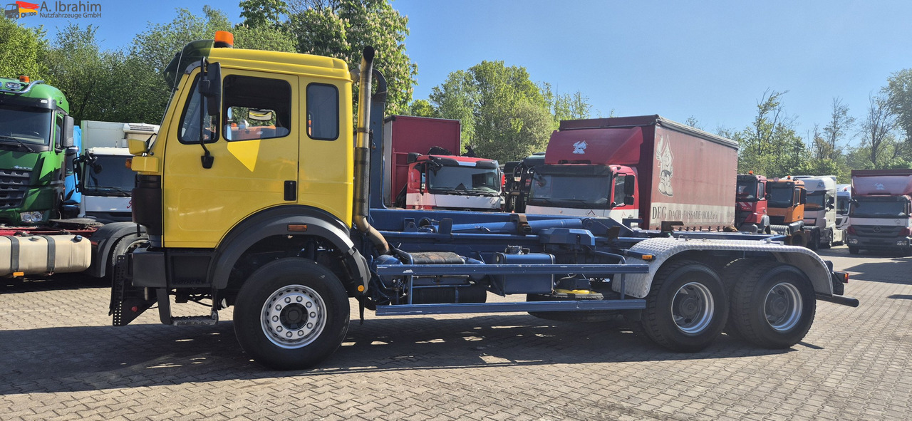 Mercedes-Benz DB 2538 AK 6x4 Meiller Getriebe überholt - شاحنة برافعة خطافية: صورة 1 Mercedes-Benz DB 2538 AK 6x4 Meiller Getriebe überholt - شاحنة برافعة خطافية: صورة 1