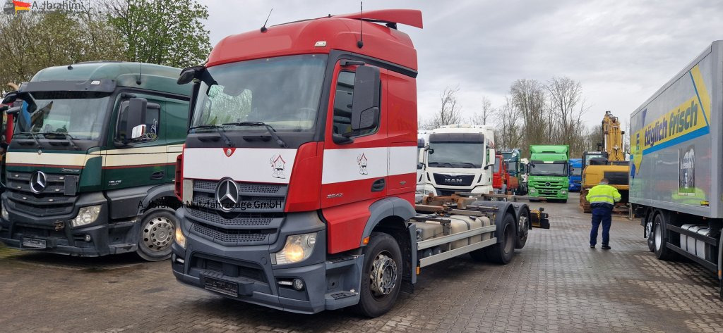 Mercedes-Benz DB 2542 Scheckheft gepflegt bei Mercedes, Euro 5 - ناقلة حاويات/ شاحنة حاويات: صورة 1 Mercedes-Benz DB 2542 Scheckheft gepflegt bei Mercedes, Euro 5 - ناقلة حاويات/ شاحنة حاويات: صورة 1