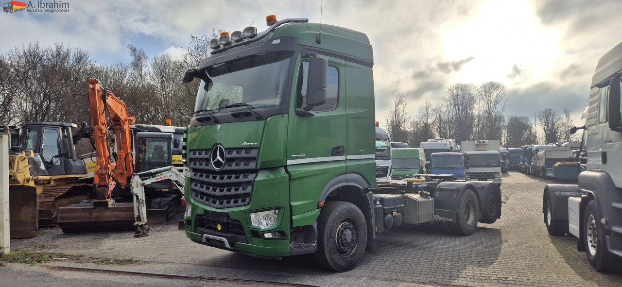 Mercedes-Benz DB 2853 4x4x2H Retarder - رأس تريلا: صورة 1 Mercedes-Benz DB 2853 4x4x2H Retarder - رأس تريلا: صورة 1