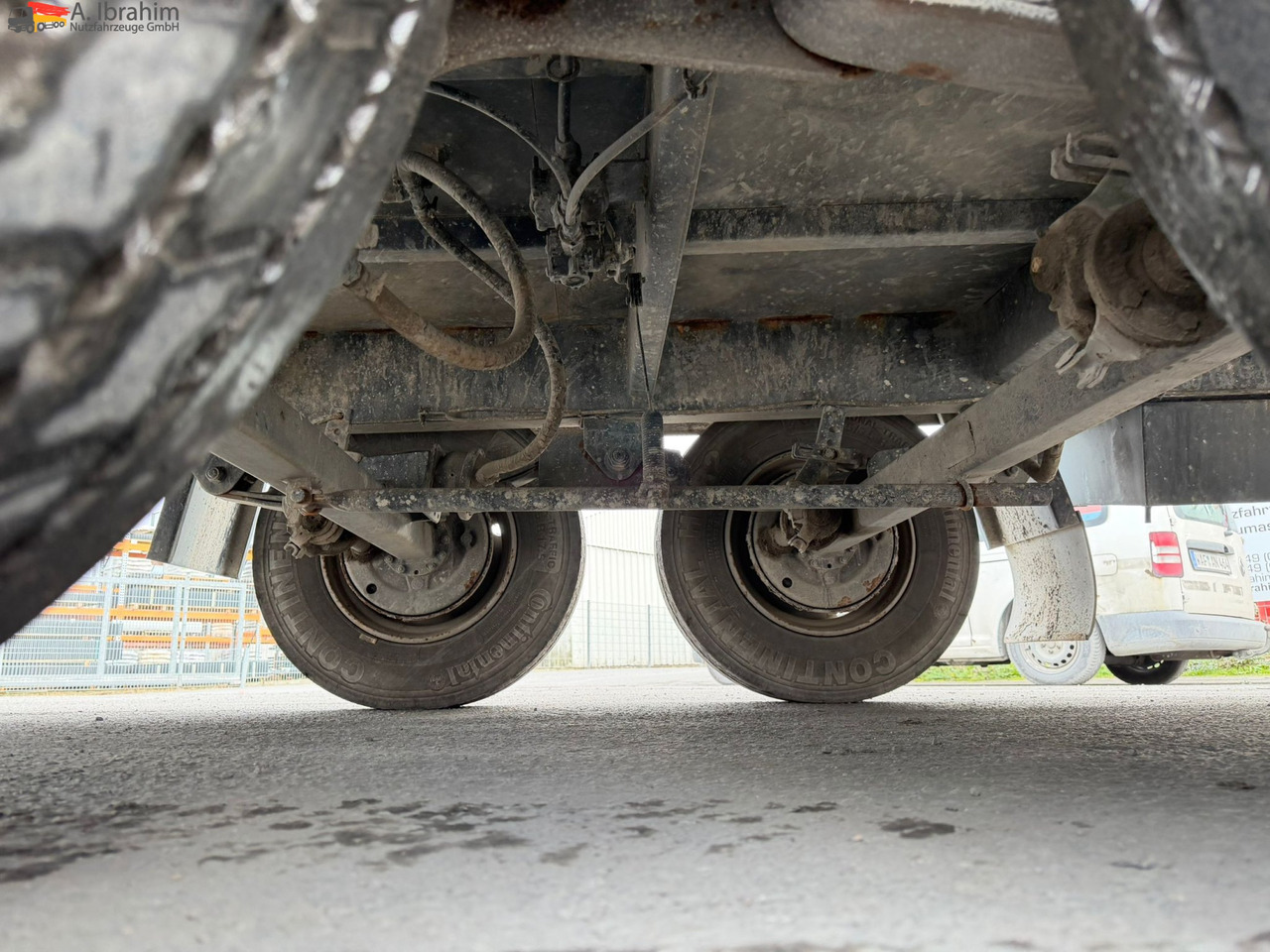 Obermaier TUE110 SDAH Tieflader | | Trommelbremse | Rampen | 7.2 Plattform | Stützfuß vorne - مقطورة بلودر منخفض: صورة 4 Obermaier TUE110 SDAH Tieflader | | Trommelbremse | Rampen | 7.2 Plattform | Stützfuß vorne - مقطورة بلودر منخفض: صورة 4