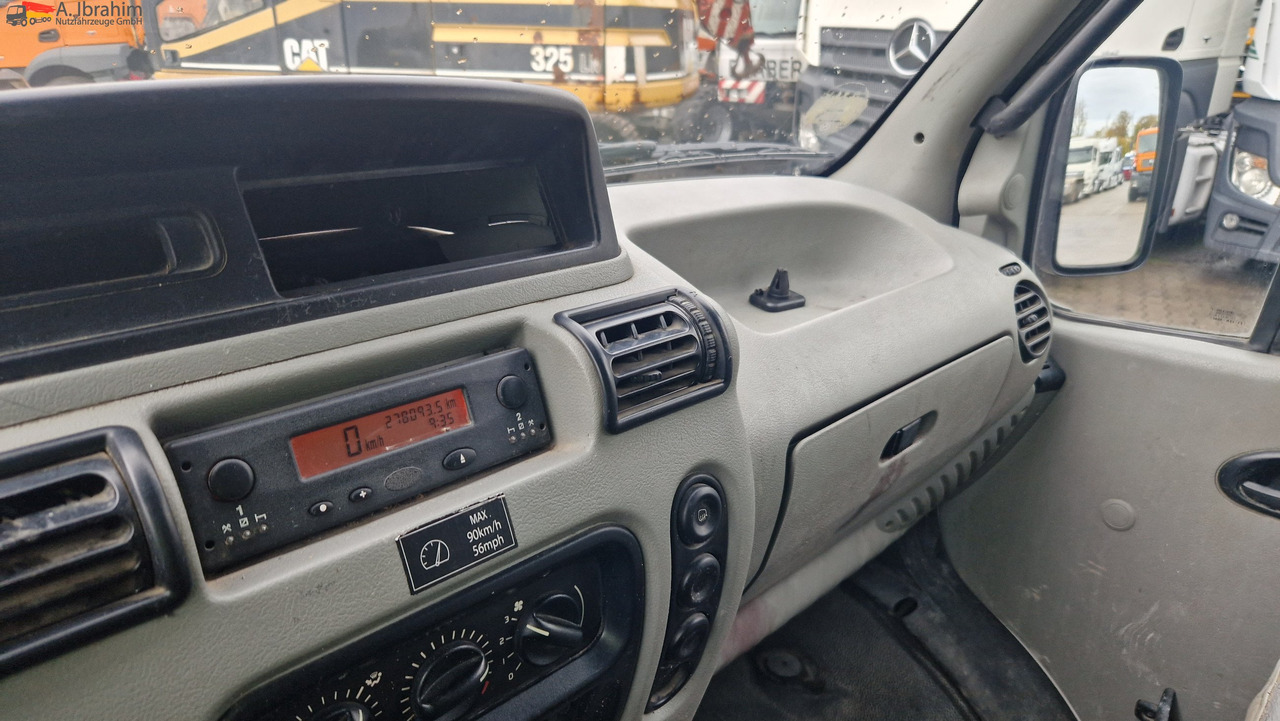 Renault 52AF, zwillingsbereift 2.8 nicht neu, aber läuft, - فان: صورة 5 Renault 52AF, zwillingsbereift 2.8 nicht neu, aber läuft, - فان: صورة 5