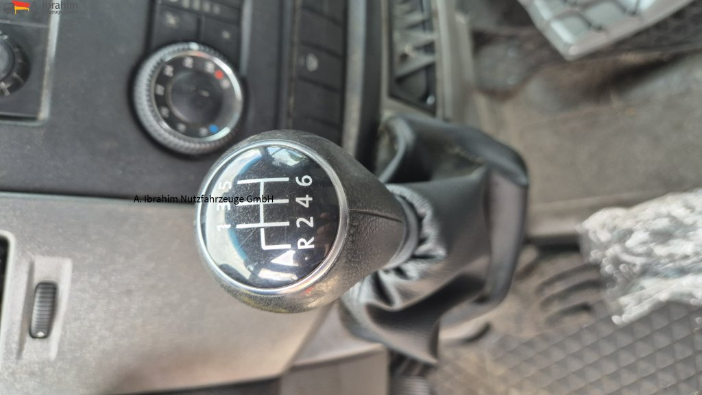 VW Crafter 2.0 L Diesel Pritsche 4.35 m - شاحنة مغلقة بستائر جانبية: صورة 2 VW Crafter 2.0 L Diesel Pritsche 4.35 m - شاحنة مغلقة بستائر جانبية: صورة 2