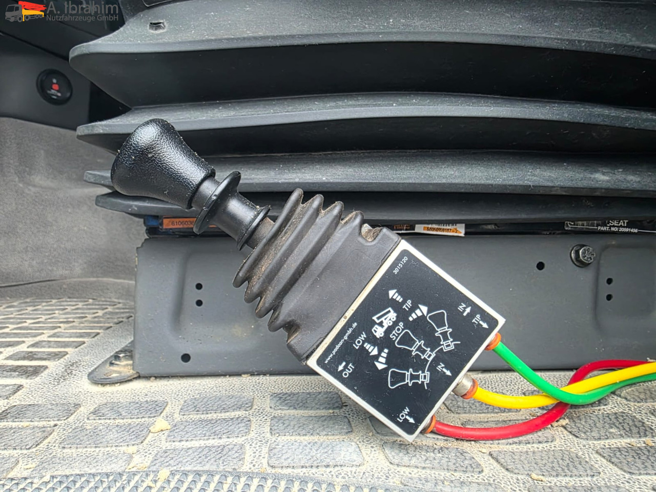 Volvo FH 520 | 6x4 | Schaltgetriebe | Blatt Blatt Klima | Trommelbremse | 3 Pedals - رأس تريلا: صورة 4 Volvo FH 520 | 6x4 | Schaltgetriebe | Blatt Blatt Klima | Trommelbremse | 3 Pedals - رأس تريلا: صورة 4