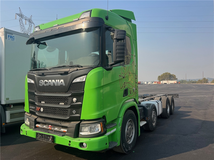 Scania R650 - شاحنة بهيكل معدني للمقصورة: صورة 1 Scania R650 - شاحنة بهيكل معدني للمقصورة: صورة 1
