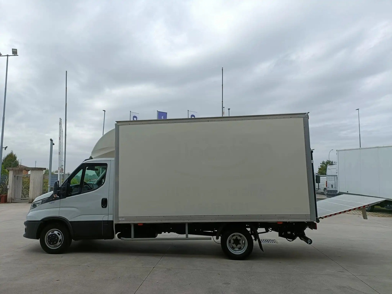 IVECO DAILY 35C16 - شاحنة بصندوق مغلق: صورة 2 IVECO DAILY 35C16 - شاحنة بصندوق مغلق: صورة 2