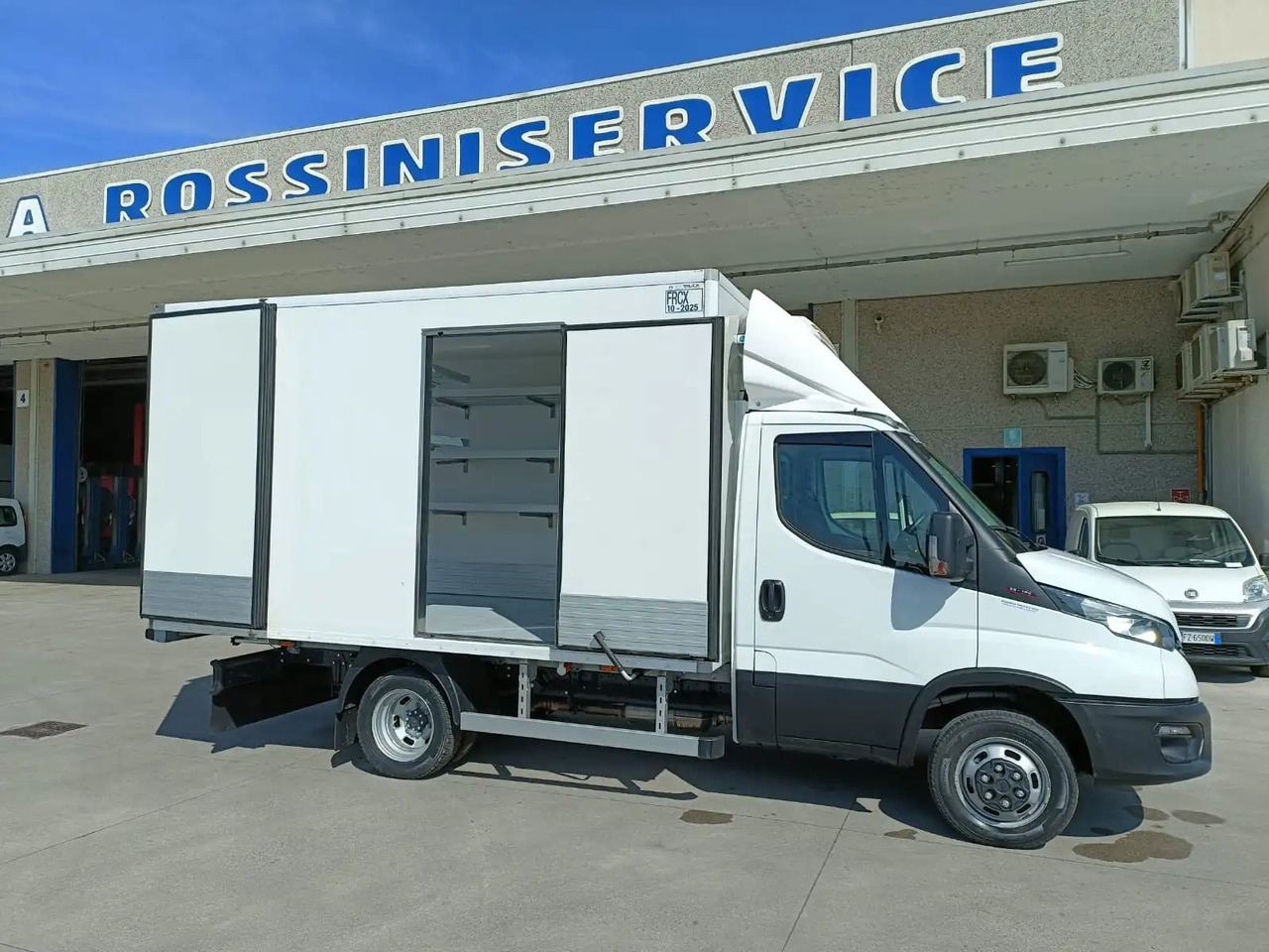 IVECO DAILY 35C18 FRCX 10/2025 - شاحنة توصيل مبردة: صورة 3 IVECO DAILY 35C18 FRCX 10/2025 - شاحنة توصيل مبردة: صورة 3
