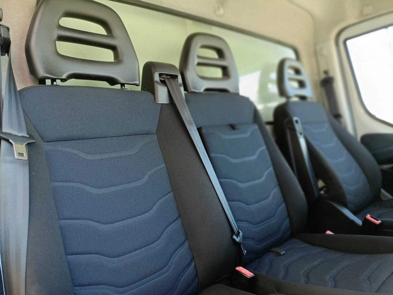 IVECO DAILY 60C18 RIBALTABILE CON GRU - شاحنة قلاب: صورة 5 IVECO DAILY 60C18 RIBALTABILE CON GRU - شاحنة قلاب: صورة 5