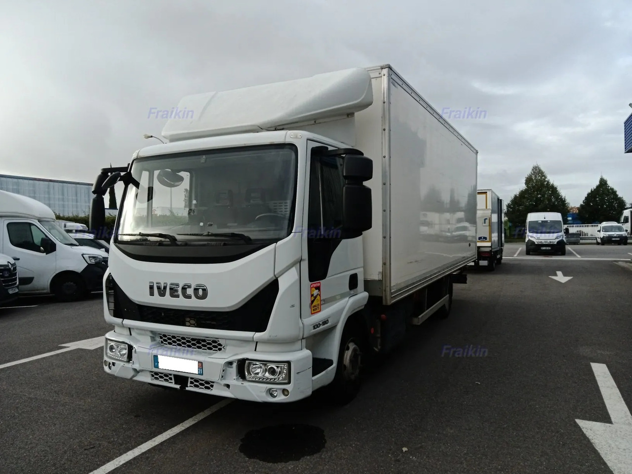 IVECO EUROCARGO 100E19P - شاحنة صندوقية: صورة 2 IVECO EUROCARGO 100E19P - شاحنة صندوقية: صورة 2