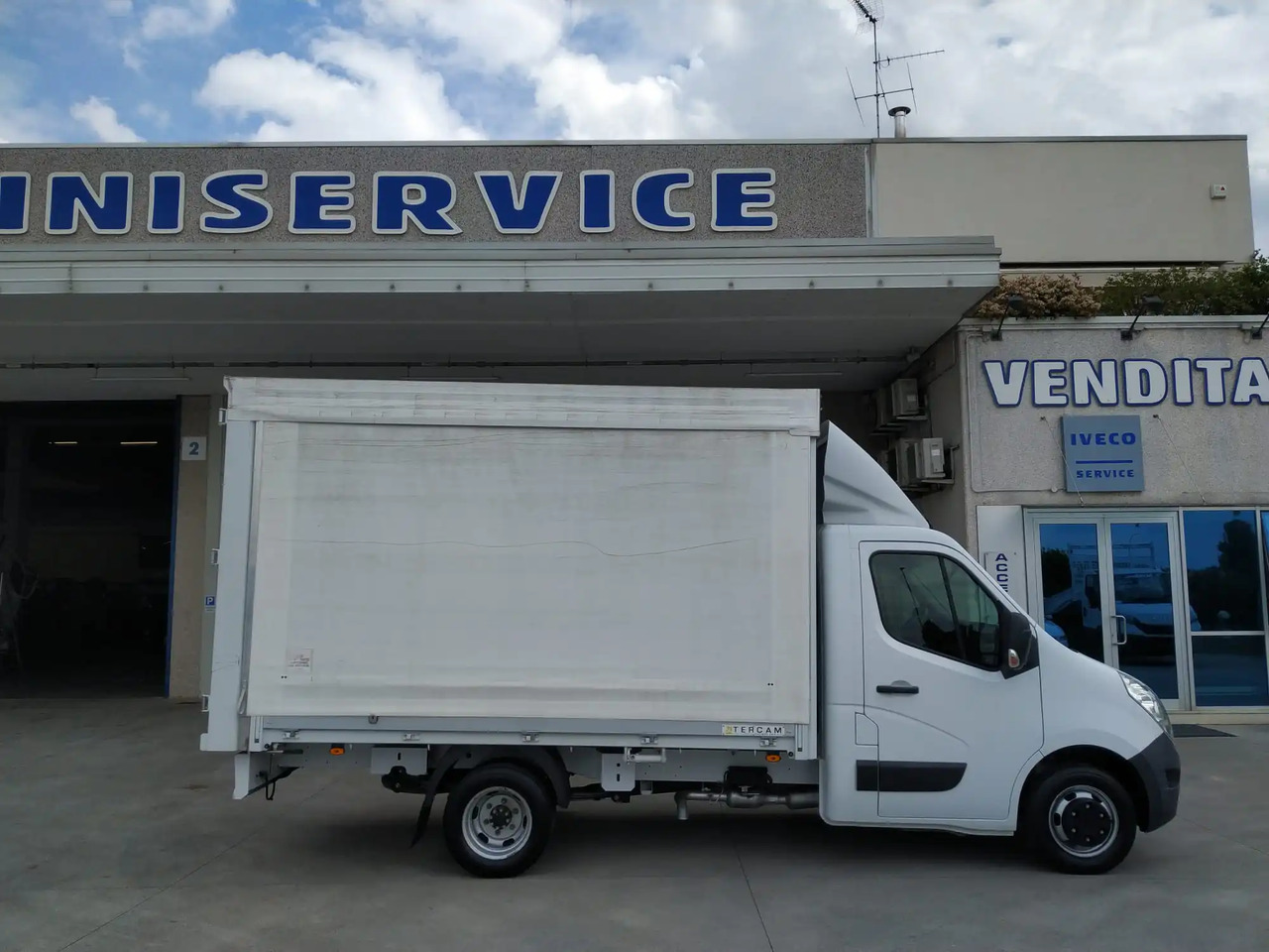 RENAULT MASTER L3XL T35 - شاحنة مغلقة بستائر جانبية: صورة 3 RENAULT MASTER L3XL T35 - شاحنة مغلقة بستائر جانبية: صورة 3