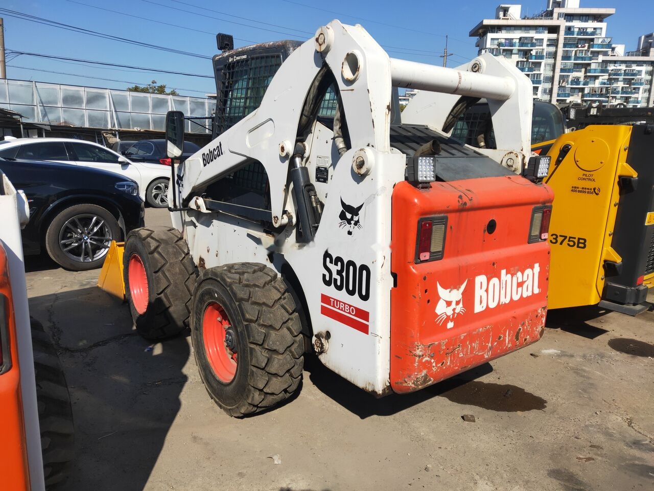 Bobcat S300 - شيول صغير: صورة 1 Bobcat S300 - شيول صغير: صورة 1