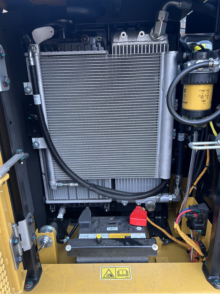 CATERPILLAR 305.5GC - حفار زاحف: صورة 5 CATERPILLAR 305.5GC - حفار زاحف: صورة 5