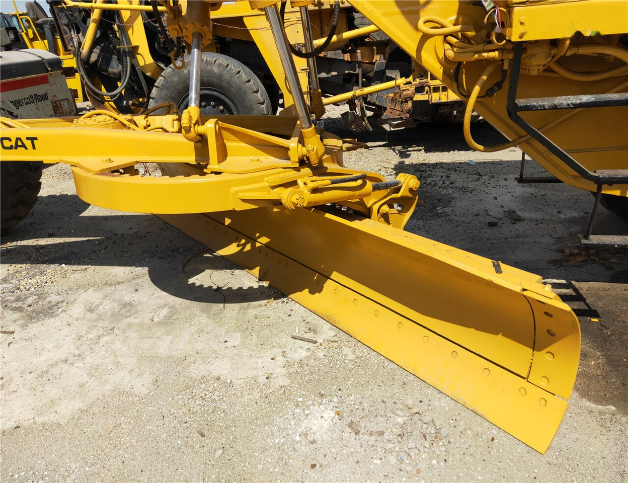Caterpillar 140G - ماكينة تسوية: صورة 4 Caterpillar 140G - ماكينة تسوية: صورة 4