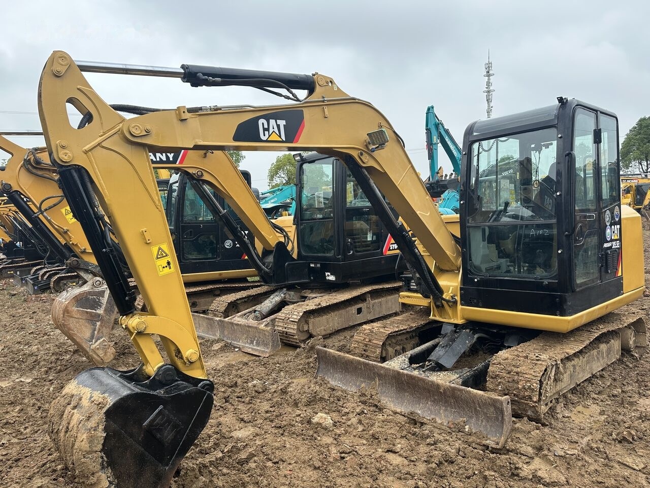 Caterpillar 305.5E - حفار صغير: صورة 1 Caterpillar 305.5E - حفار صغير: صورة 1